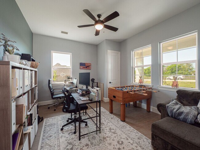 Photo - open concept 4bd - rent to own