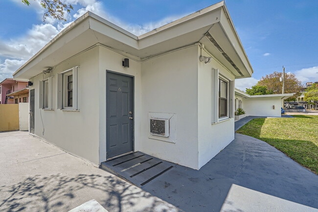 Photo - 2030 Apartments