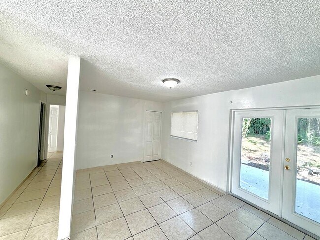 Photo - 2819 Kinnon Dr