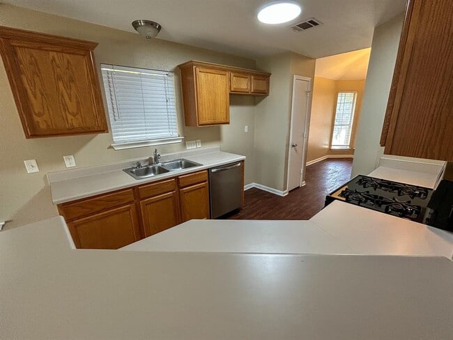 Photo - 305 N Heatherwilde Blvd