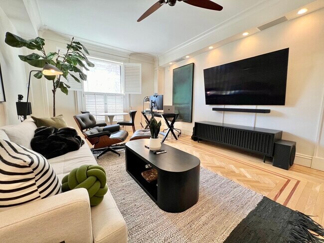 Photo - 21 Beacon St Unidad 3I Rental