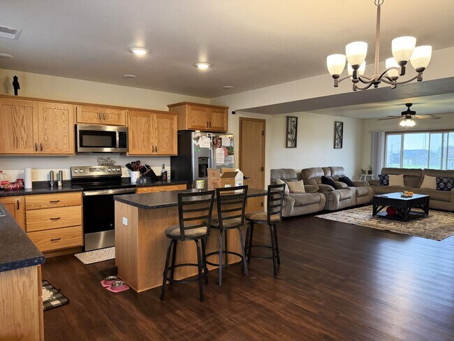 Photo - 4 Bedroom Duplex for Rent