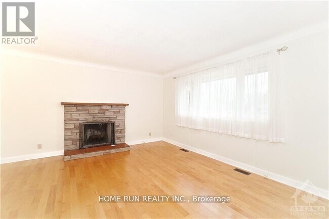 Photo - 39 Epworth Ave