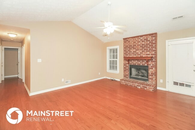 Photo - 385 Cornwallis Way