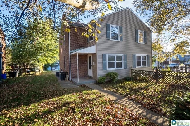 Photo - 240 Palmer St