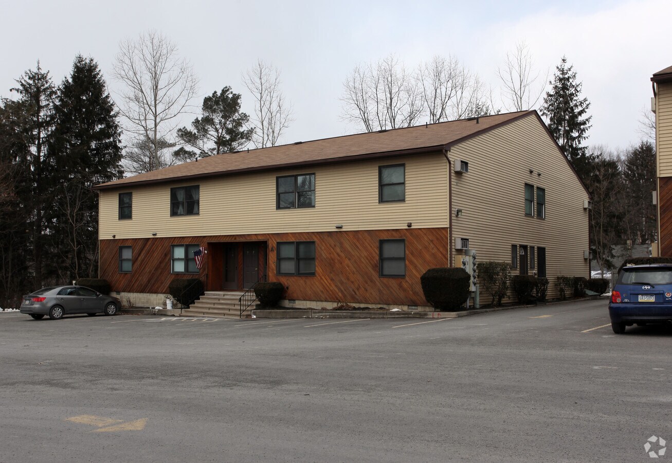 Lakeside Manor Apartments - Lakeside Manor Apartments