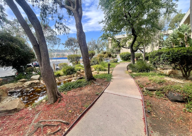 Photo - 6416 Friars Rd Unidad 6416 Friars Rd  304