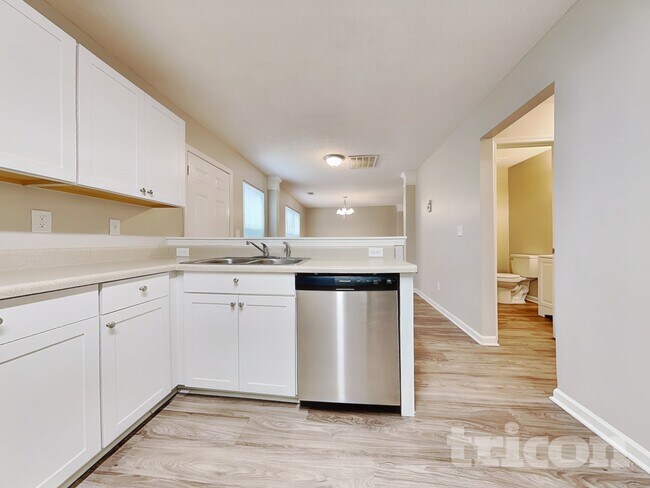 Photo - 121 Eagle Pointe Dr