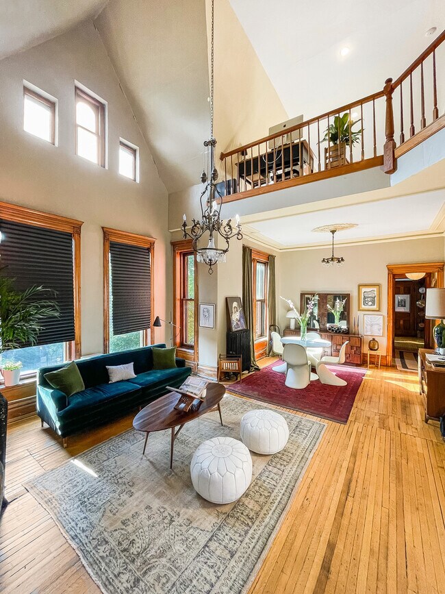 Living room # 2 - 2156 W Pierce Ave Unit 3