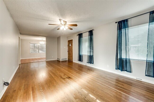 Photo - 6722 Hialeah Dr