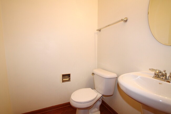 Photo - 228 Springbrook Trail S