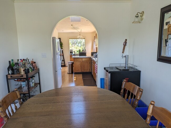 Photo - 1006 Highrock Av