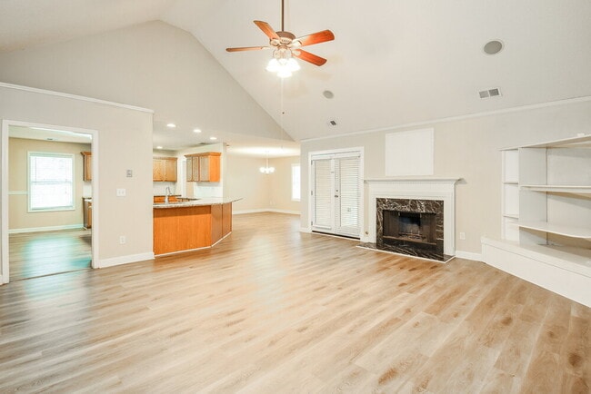 Photo - 5191 Memorial Ln SW