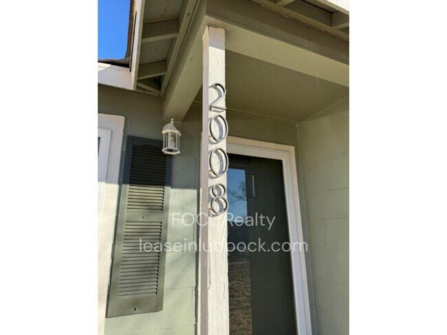 Photo - 2 bedroom, 1 bath - Large back yard