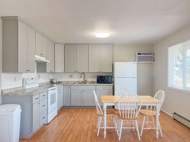 215 Main St Unit 2