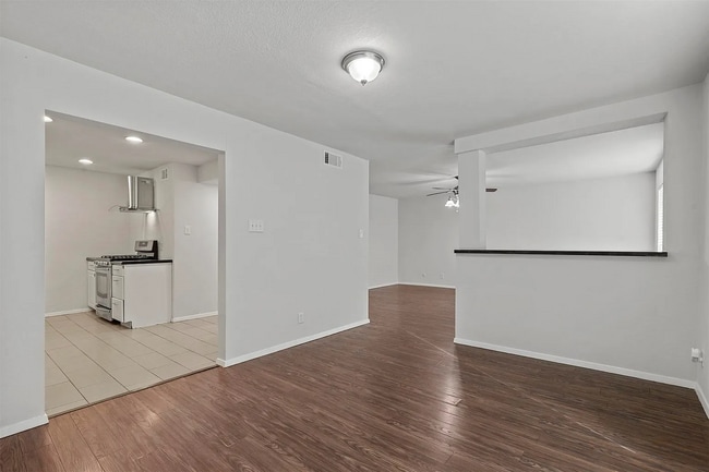 Building Photo - 6024 Westridge Ln Rental