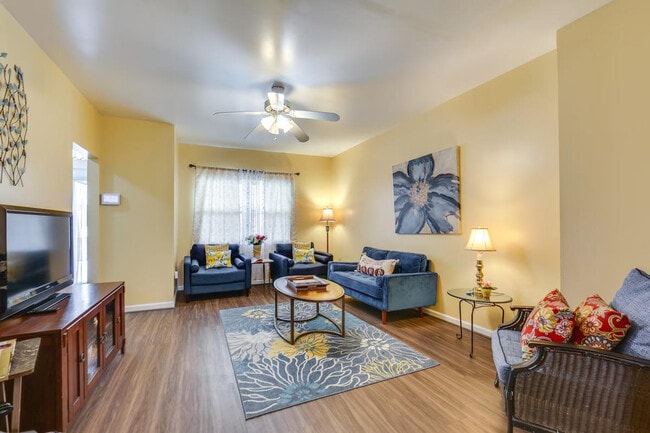 Building Photo - 504 Center St Unit ID1385745P