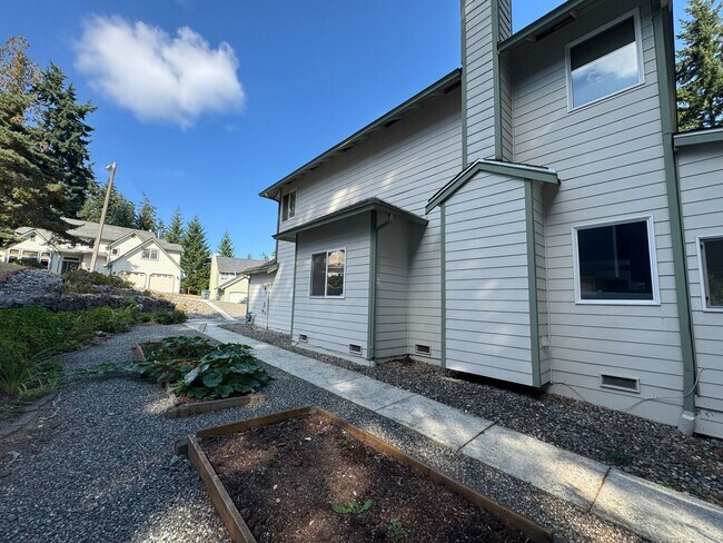 Photo - 979 NW Calypso Cir