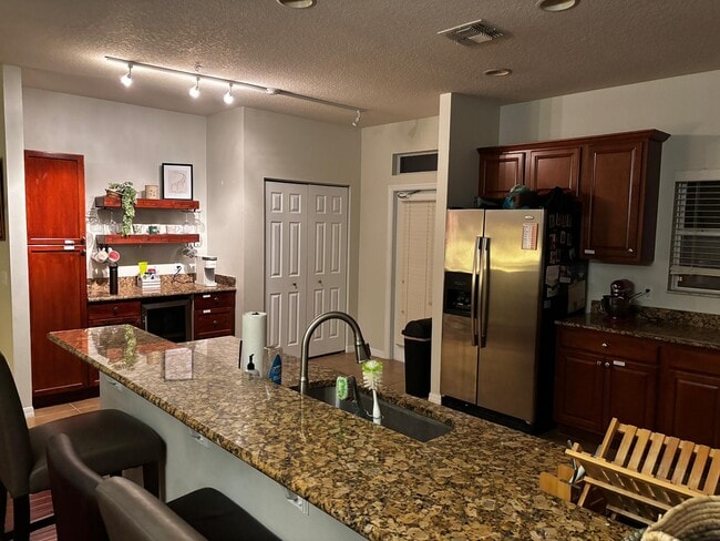 Photo - 1525 Cloverbay Ln