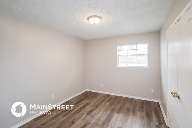 Photo - 808 Lotus Ave