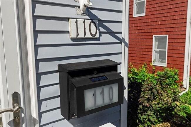 110 Winsor Ave