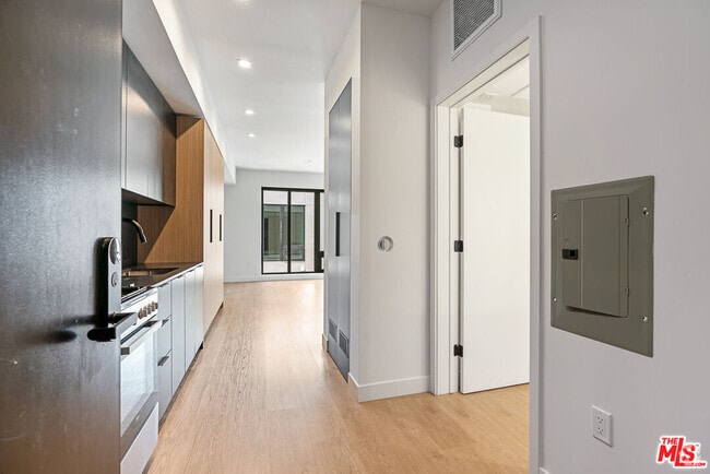 Building Photo - 10700 Tabor St Unit 403 Rental