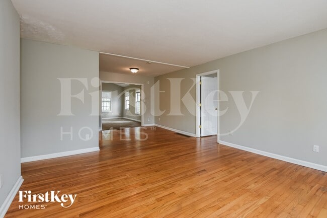 4104 Middle Dr