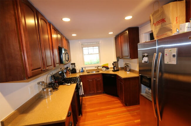 54 Dixon St Unit 1