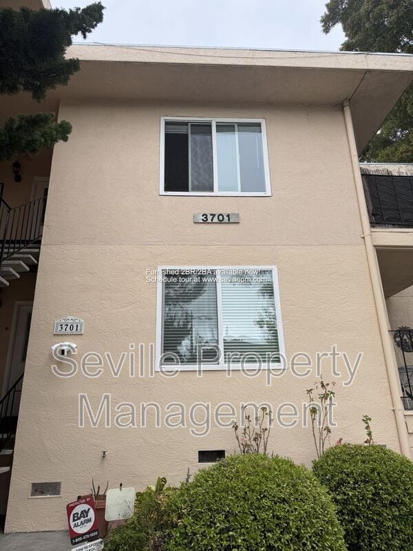 Building Photo - 3701 Park Blvd Unit Apt A