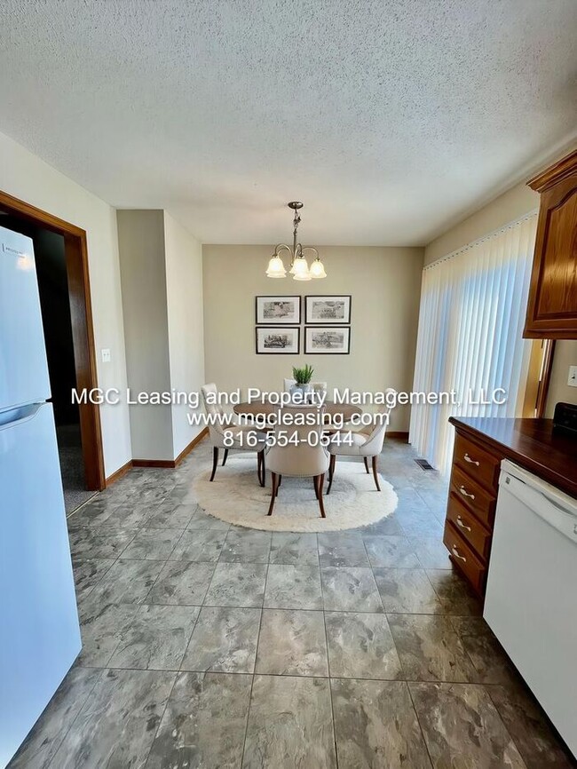 Photo - Raymore Townhome with Unfinished Basement ...