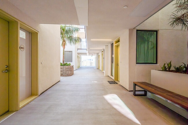 Photo - Woodlake Apartments