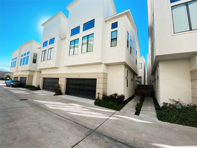 Photo - 78 N Hutcheson St Townhome