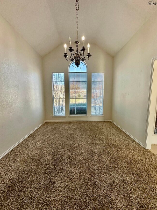 Photo - 3028 Whitehall Ln