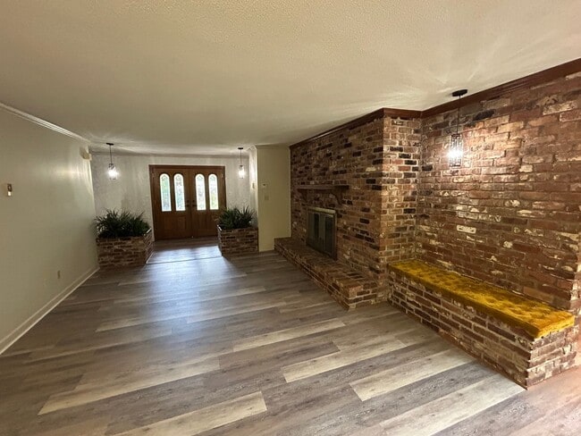 Photo - Spacious Multi-Level Brick Home