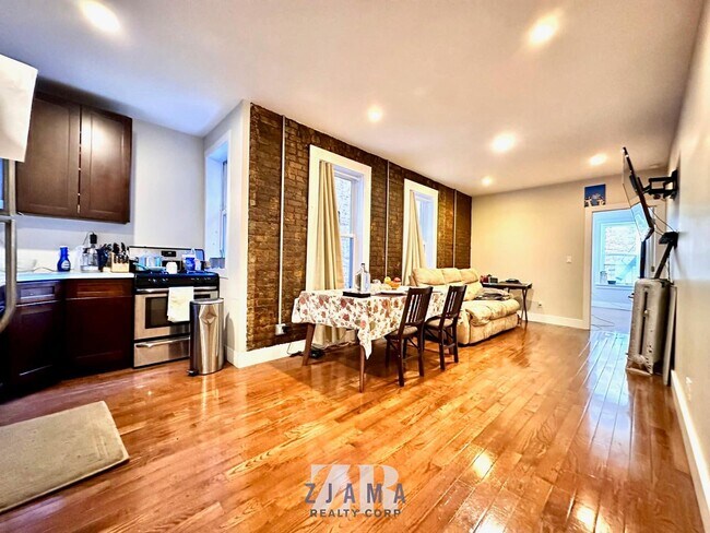 Building Photo - 236 New York Ave Unit 2L Rental