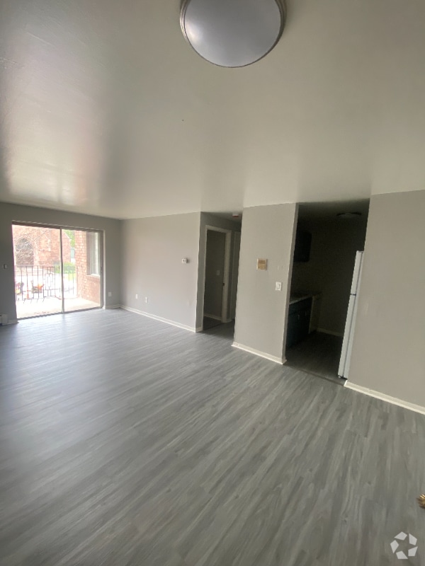 Building Photo - 20 May St Rental