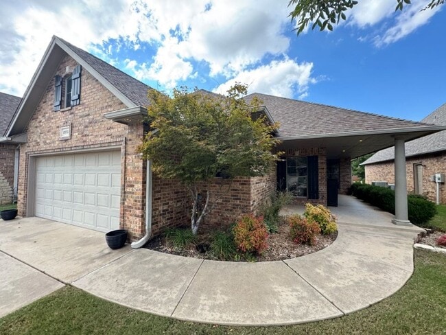 Photo - Stunning 3 bed in immaculate community, NO...