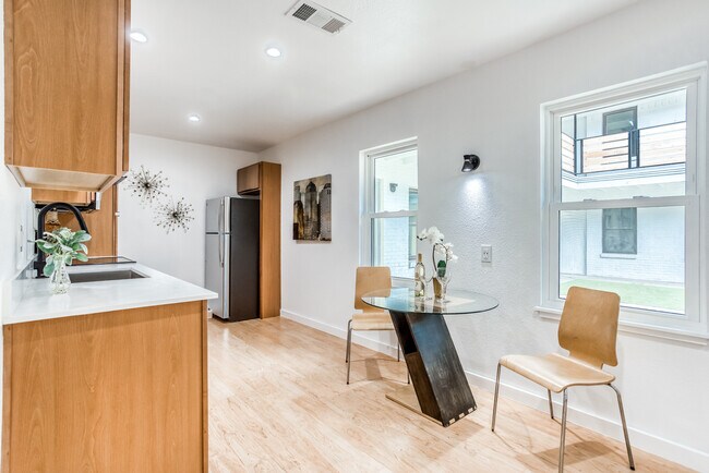 Photo - The Wilshire