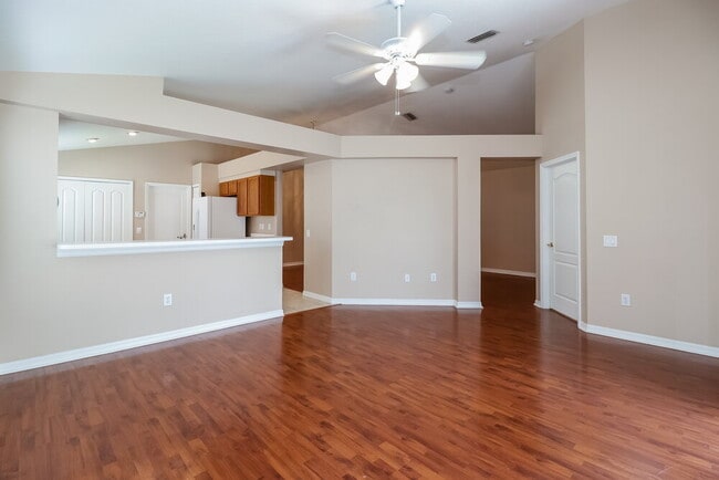 Photo - 30800 Birdhouse Dr