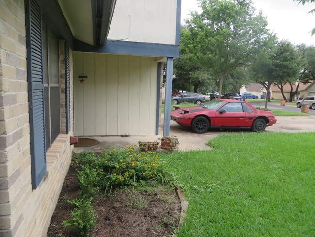 Photo - 8814 Clearbrook Trail