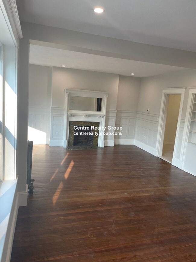 Photo - 1849 Beacon St