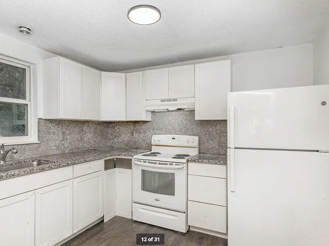 kitchen - 8435 Othello Pl