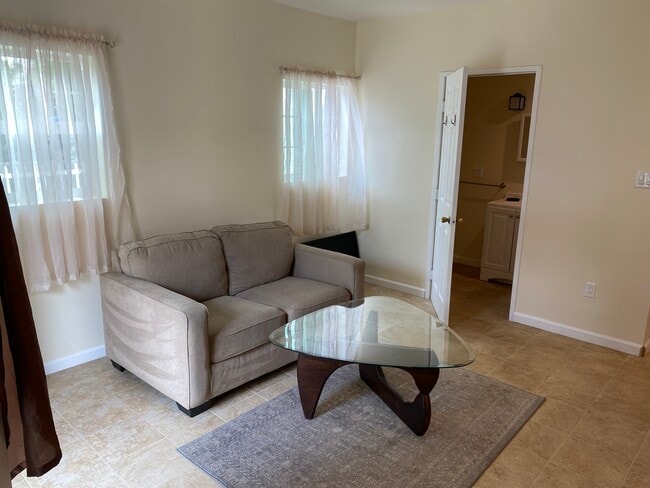 Photo - 6451 Bothwell Rd