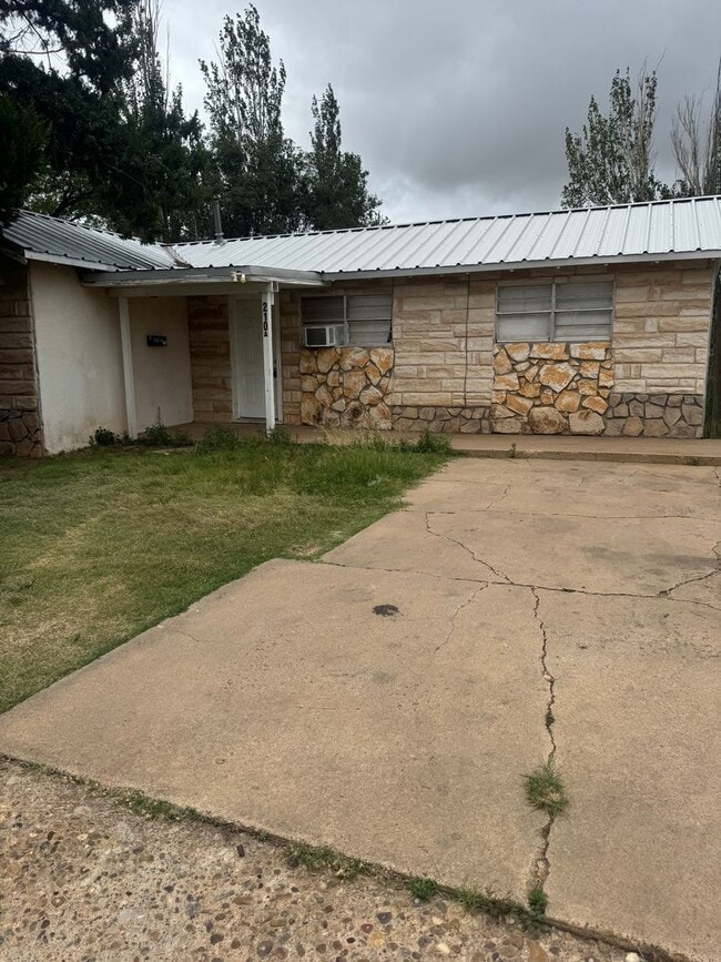 Building Photo - Large 2bedrooms 1bathroom bills separated ... Rental