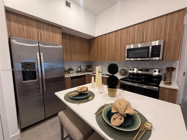 Photo - 2001 Van Buren St Unit 728