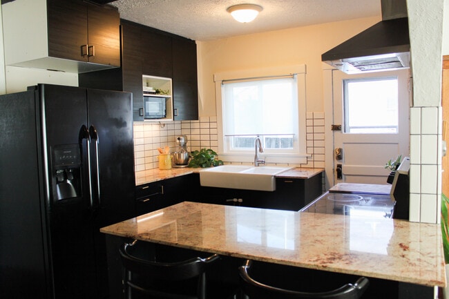 Photo - 757 E Ramona Ave