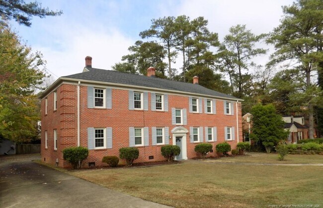 Building Photo - 507 Martine Rd
