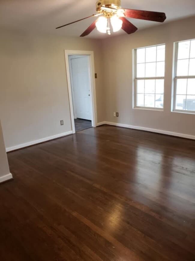 Building Photo - 319 Johnson St Rental