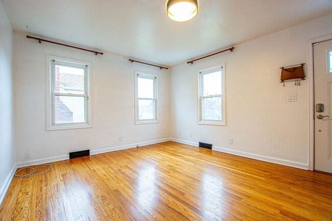 Photo - Adorable 2 Bedroom / 2 Bath Home in Aksarben with Washer/Dryer and Fenced Backyard!