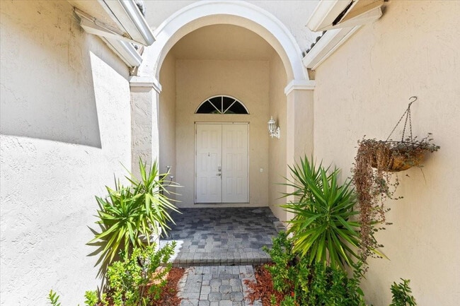 Photo - 1441 Cardinal Way